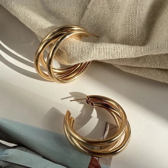 14K Gold filled triple hoop earrings - Picture 4 of 5